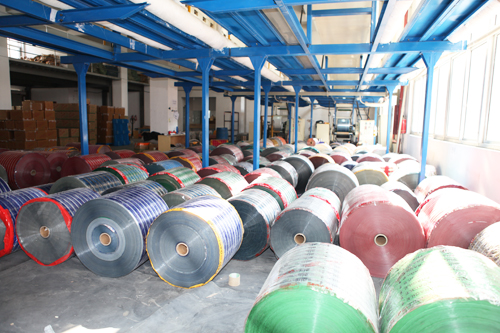 樂(lè)扣包裝半成品存放區(qū)